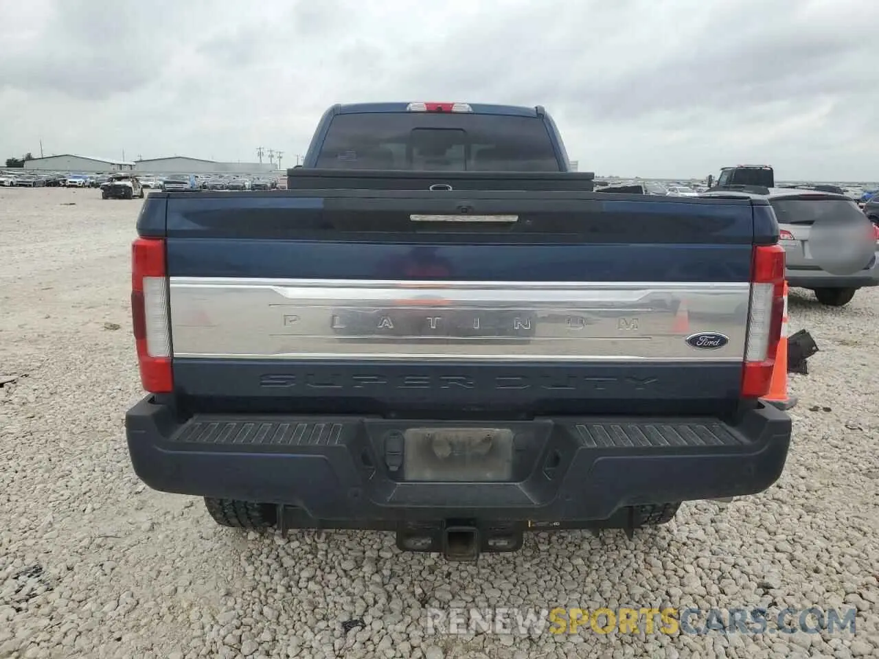 6 Photograph of a damaged car 1FT8W3BT0KEE81870 FORD F350 2019