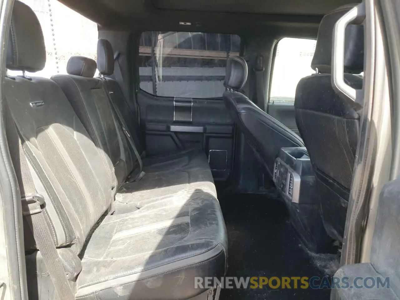 10 Photograph of a damaged car 1FT8W3BT0KEE83554 FORD F350 2019