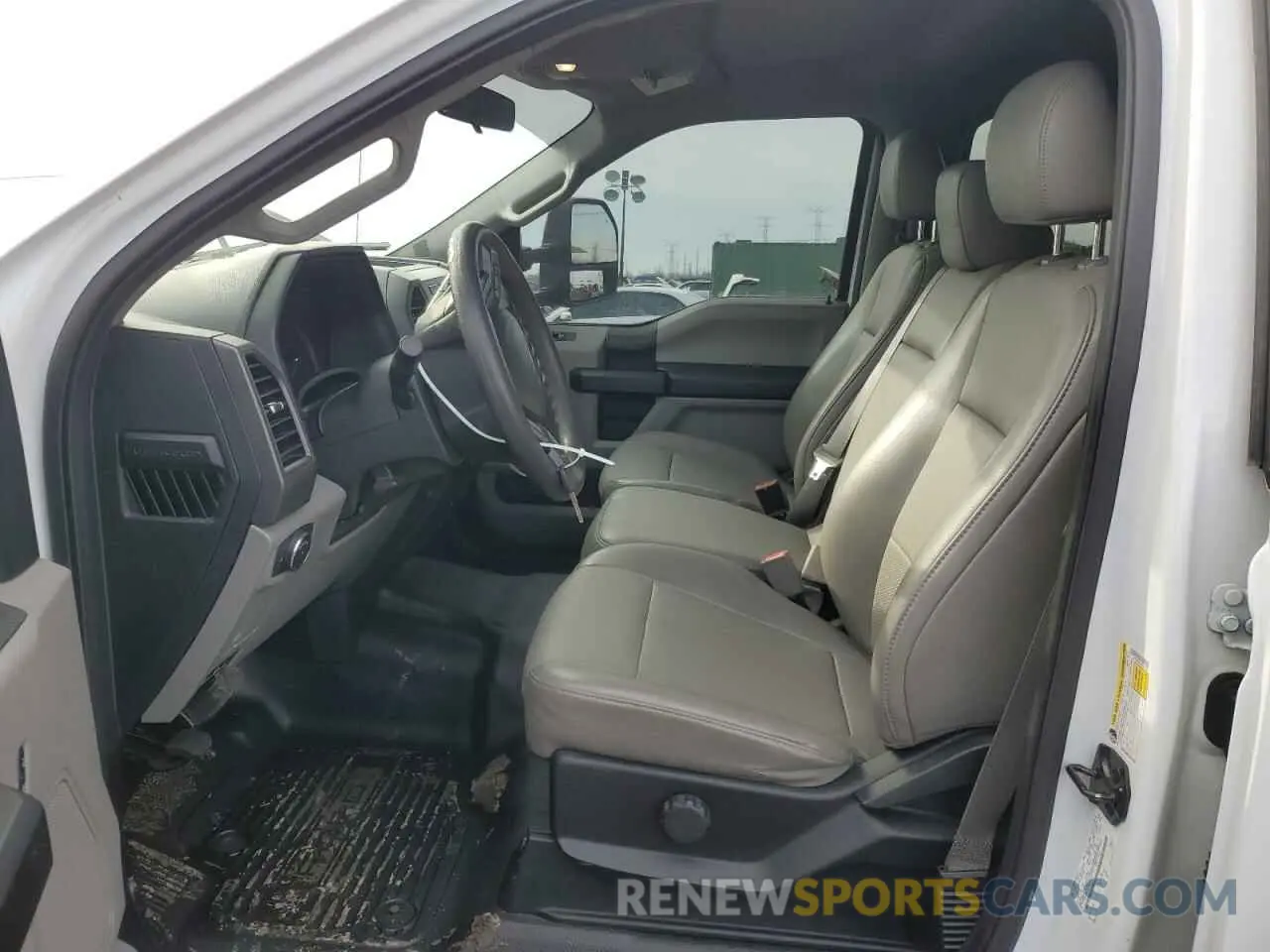7 Photograph of a damaged car 1FT8W3BT2KEC83422 FORD F350 2019