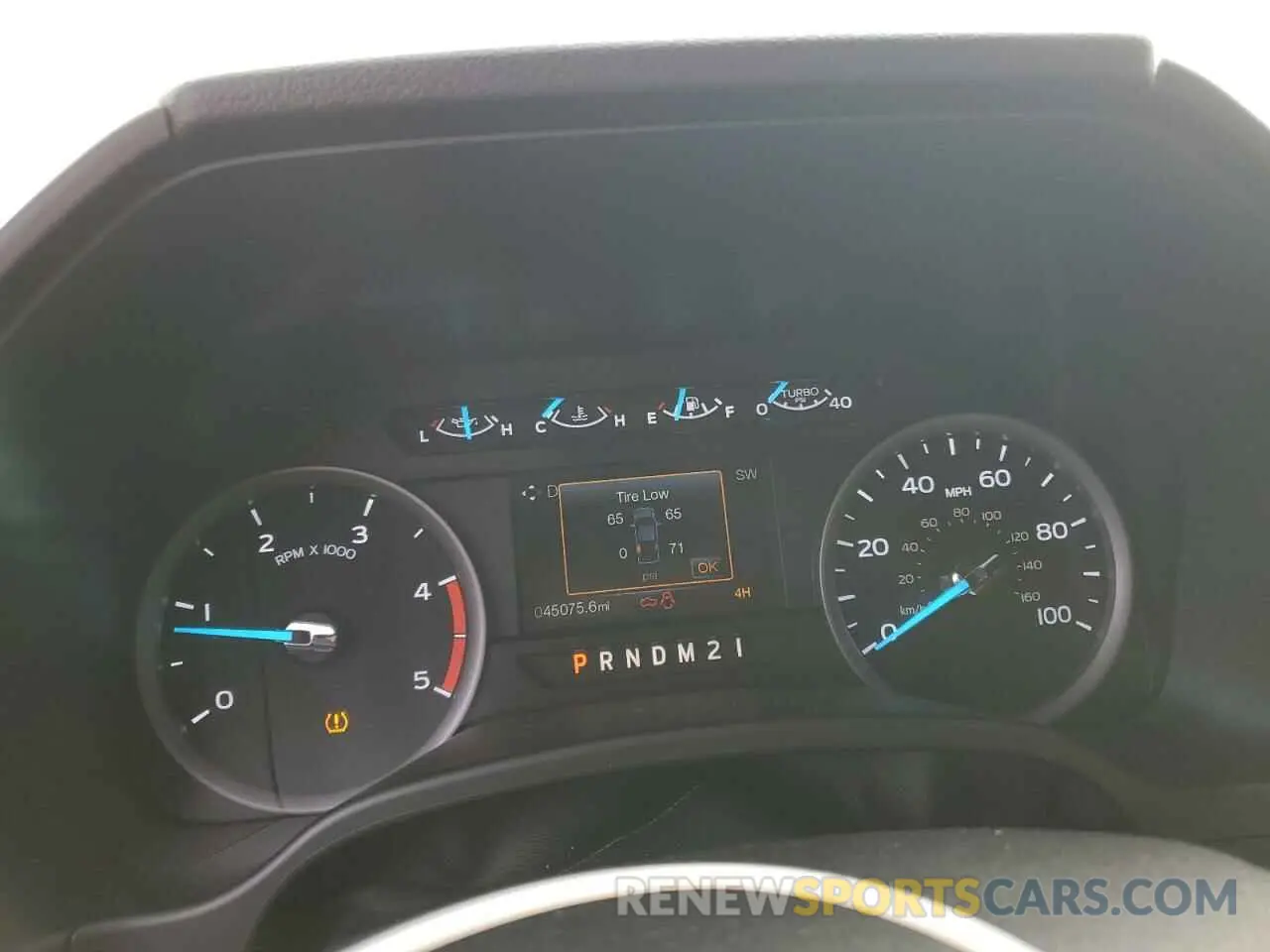 9 Photograph of a damaged car 1FT8W3BT2KEC83422 FORD F350 2019