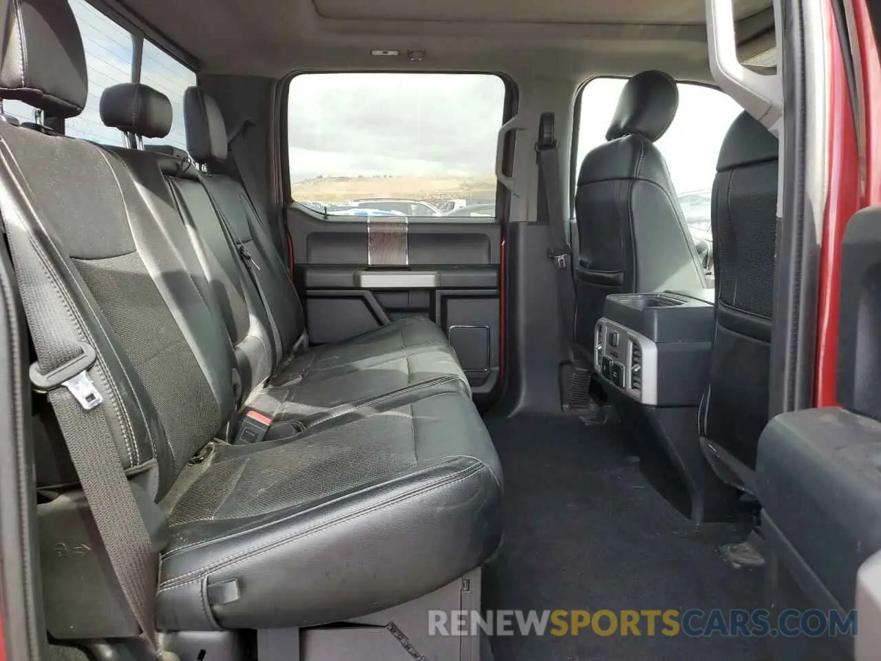 10 Photograph of a damaged car 1FT8W3BT2KEF40305 FORD F350 2019