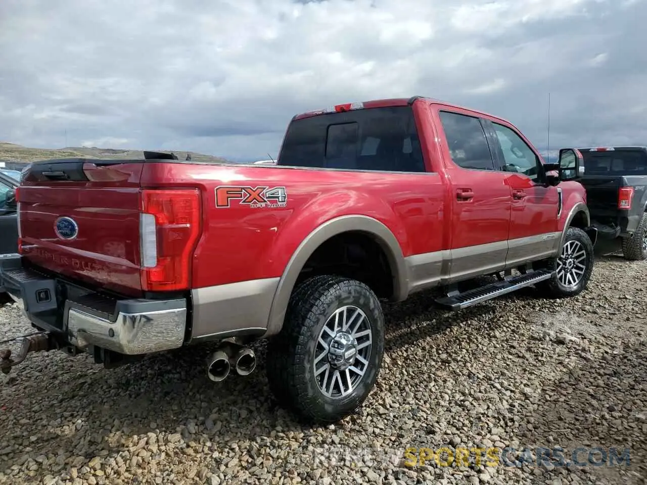 3 Photograph of a damaged car 1FT8W3BT2KEF40305 FORD F350 2019