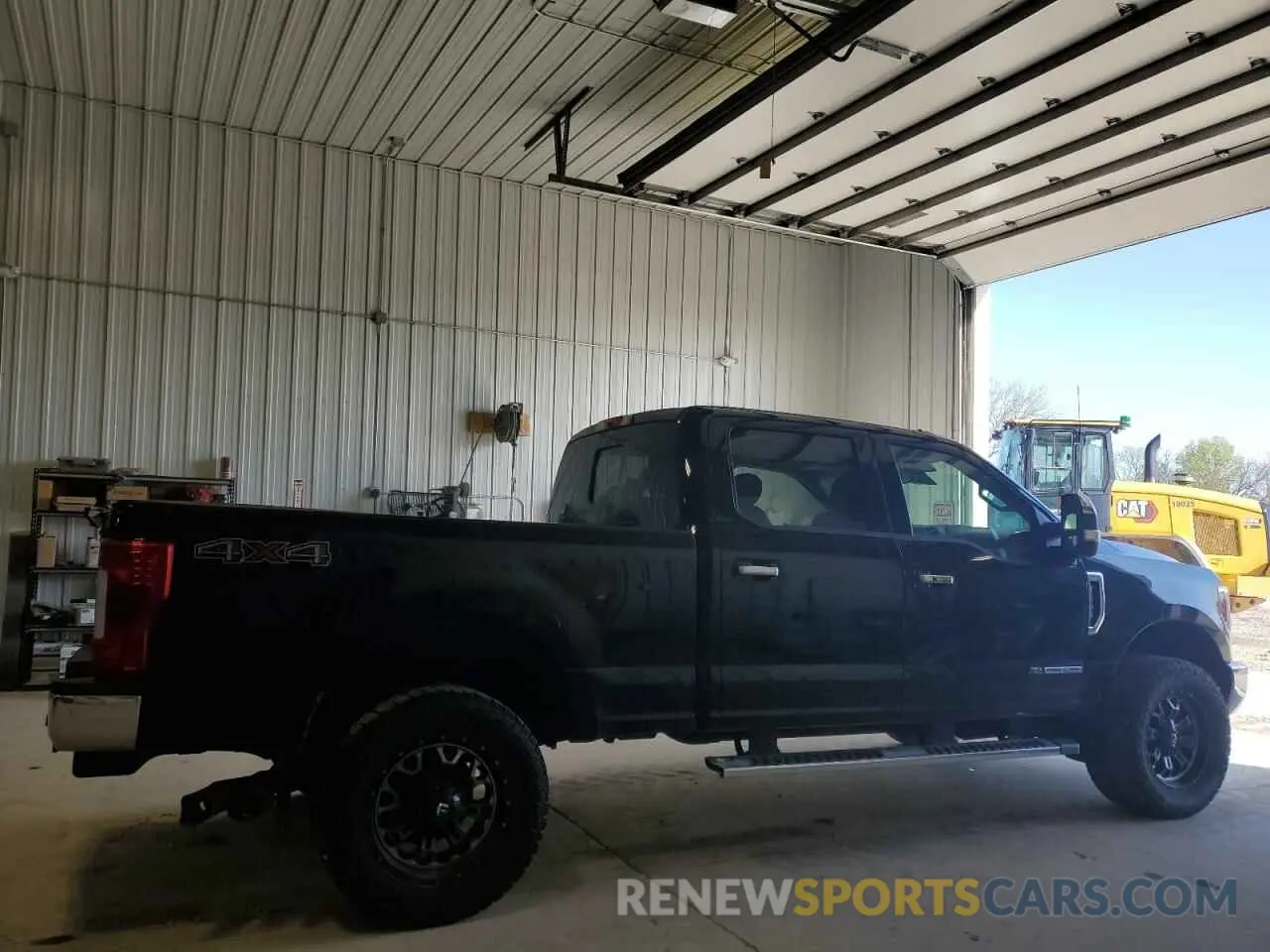 3 Photograph of a damaged car 1FT8W3BT2KEG36001 FORD F350 2019