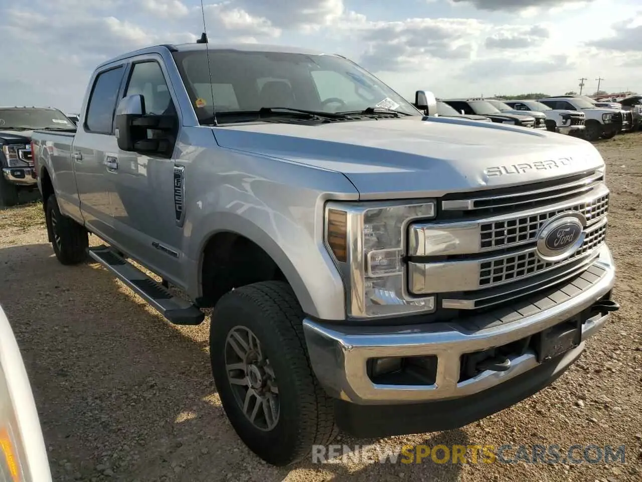 4 Photograph of a damaged car 1FT8W3BT3KEF80635 FORD F350 2019