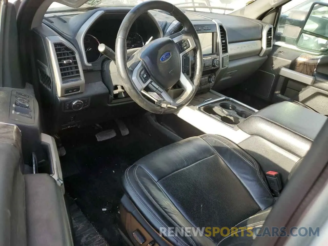 8 Photograph of a damaged car 1FT8W3BT3KEF80635 FORD F350 2019