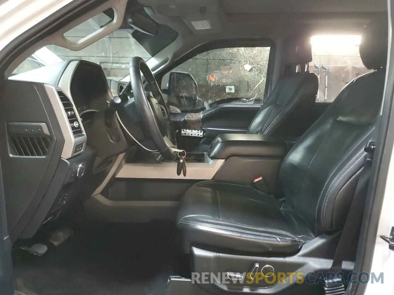 7 Photograph of a damaged car 1FT8W3BT4KEC28891 FORD F350 2019
