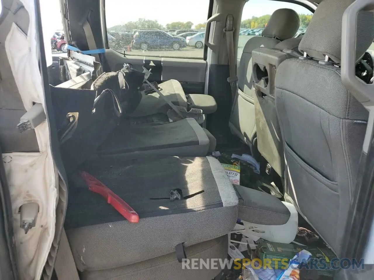 10 Photograph of a damaged car 1FT8W3BT4KEE46782 FORD F350 2019
