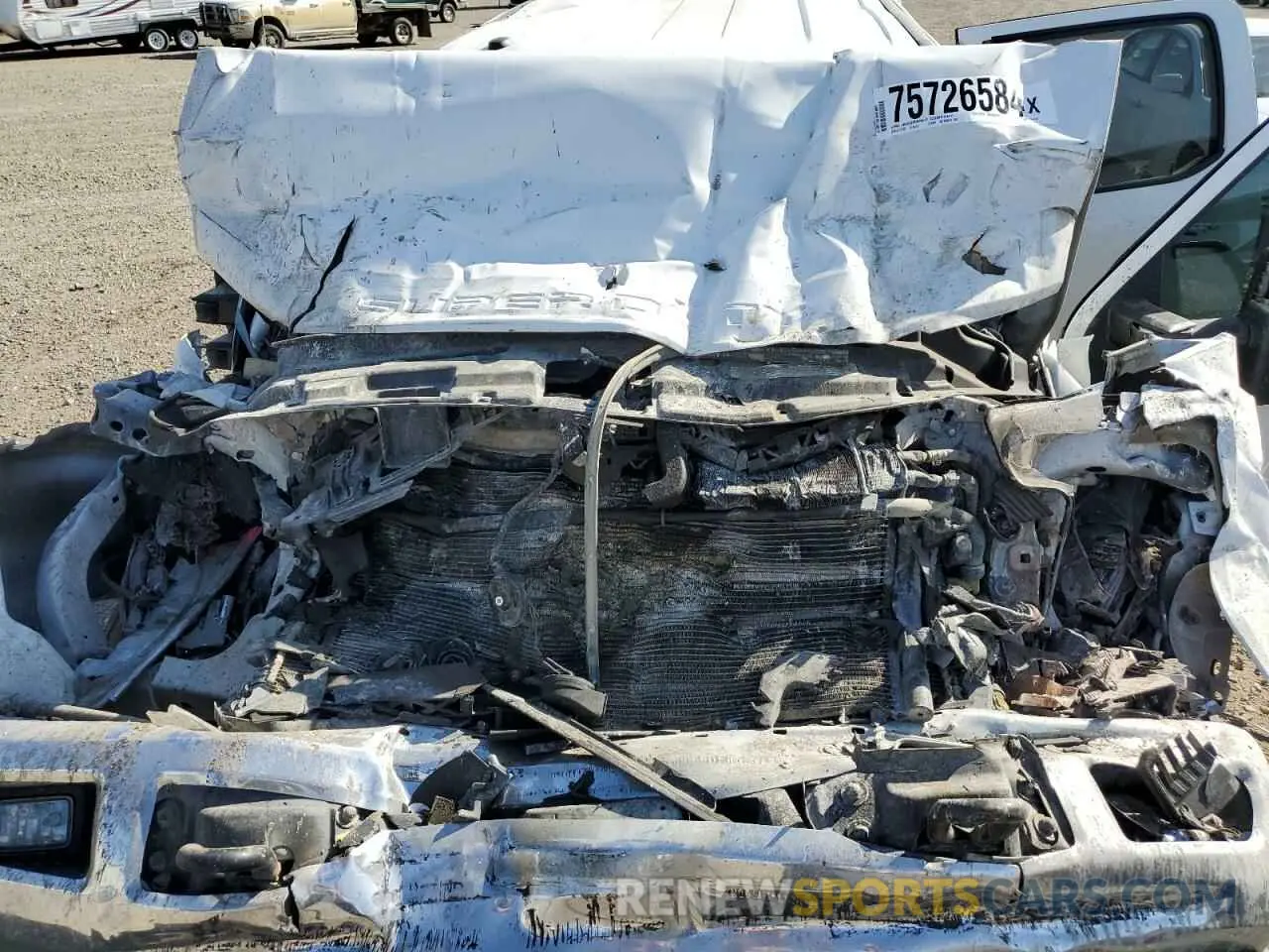11 Photograph of a damaged car 1FT8W3BT4KEE46782 FORD F350 2019