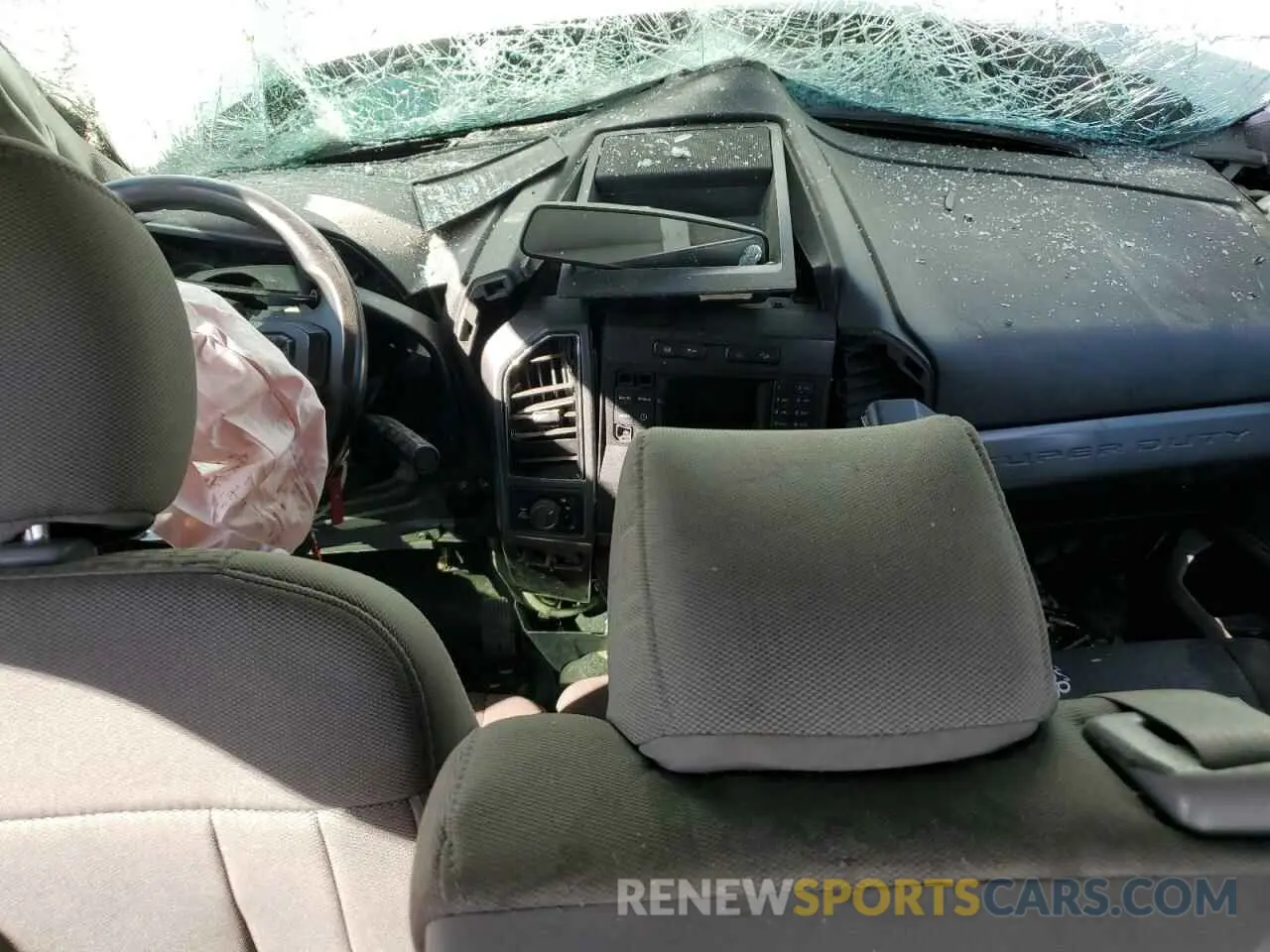 8 Photograph of a damaged car 1FT8W3BT4KEE46782 FORD F350 2019