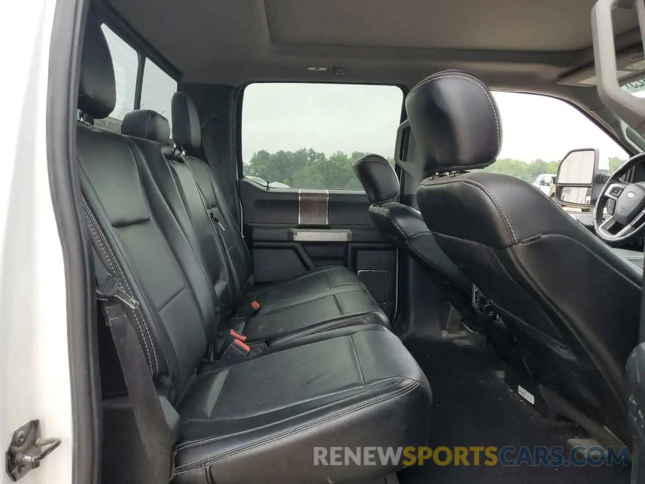 10 Photograph of a damaged car 1FT8W3BT4KEG86558 FORD F350 2019