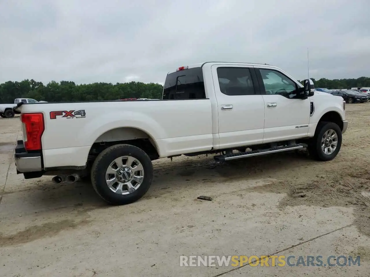 3 Photograph of a damaged car 1FT8W3BT4KEG86558 FORD F350 2019