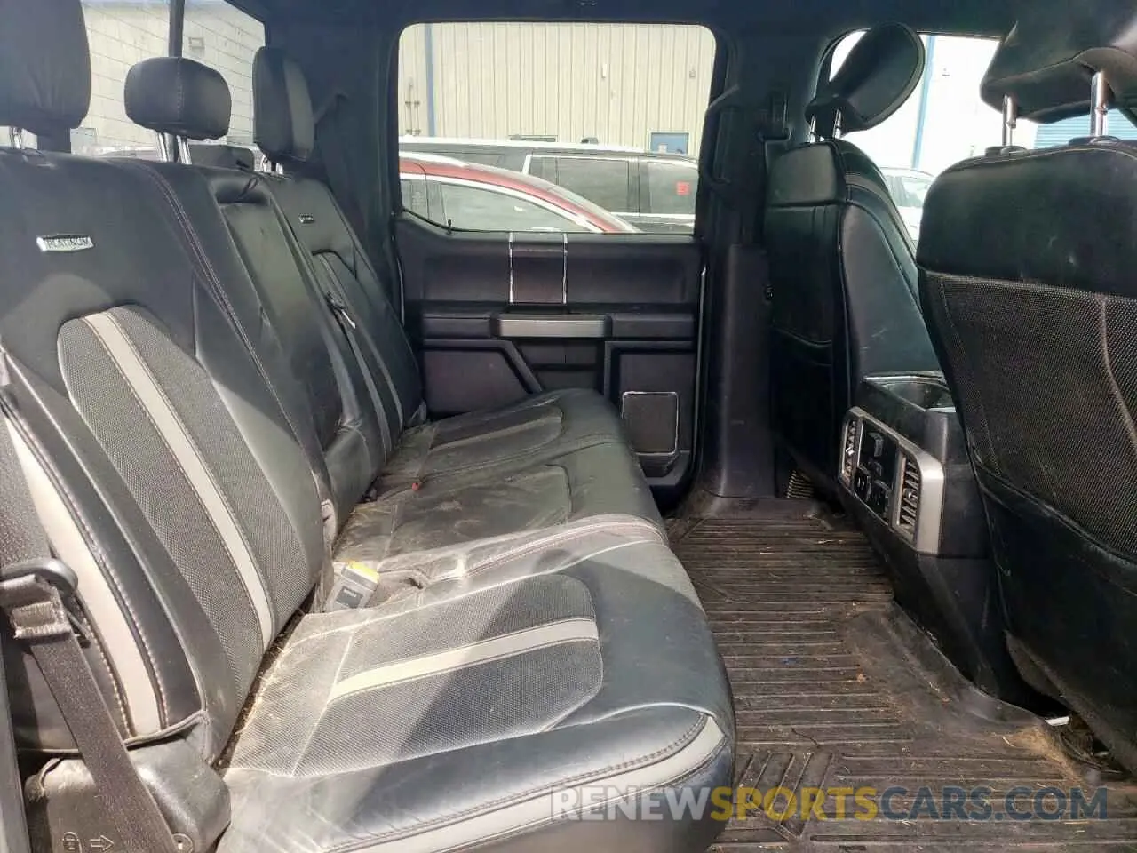 10 Photograph of a damaged car 1FT8W3BT5KED09687 FORD F350 2019