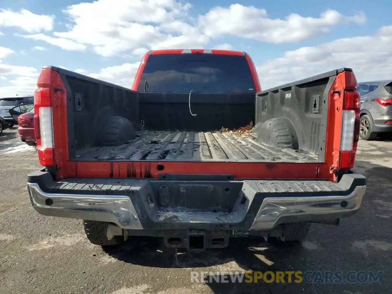 6 Photograph of a damaged car 1FT8W3BT6KEF10112 FORD F350 2019