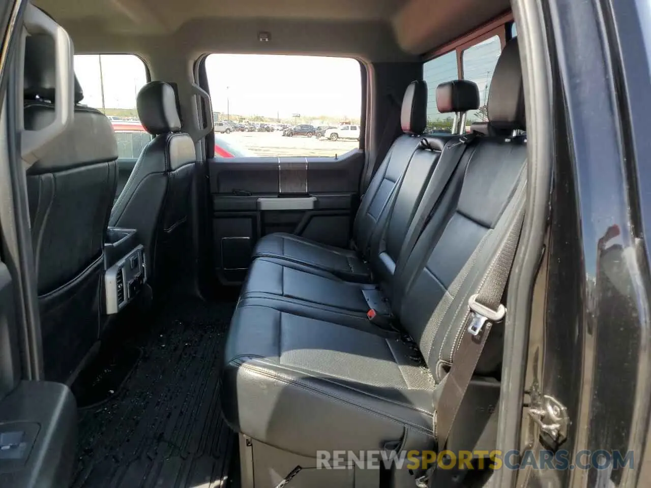 10 Photograph of a damaged car 1FT8W3BT7KEE39924 FORD F350 2019