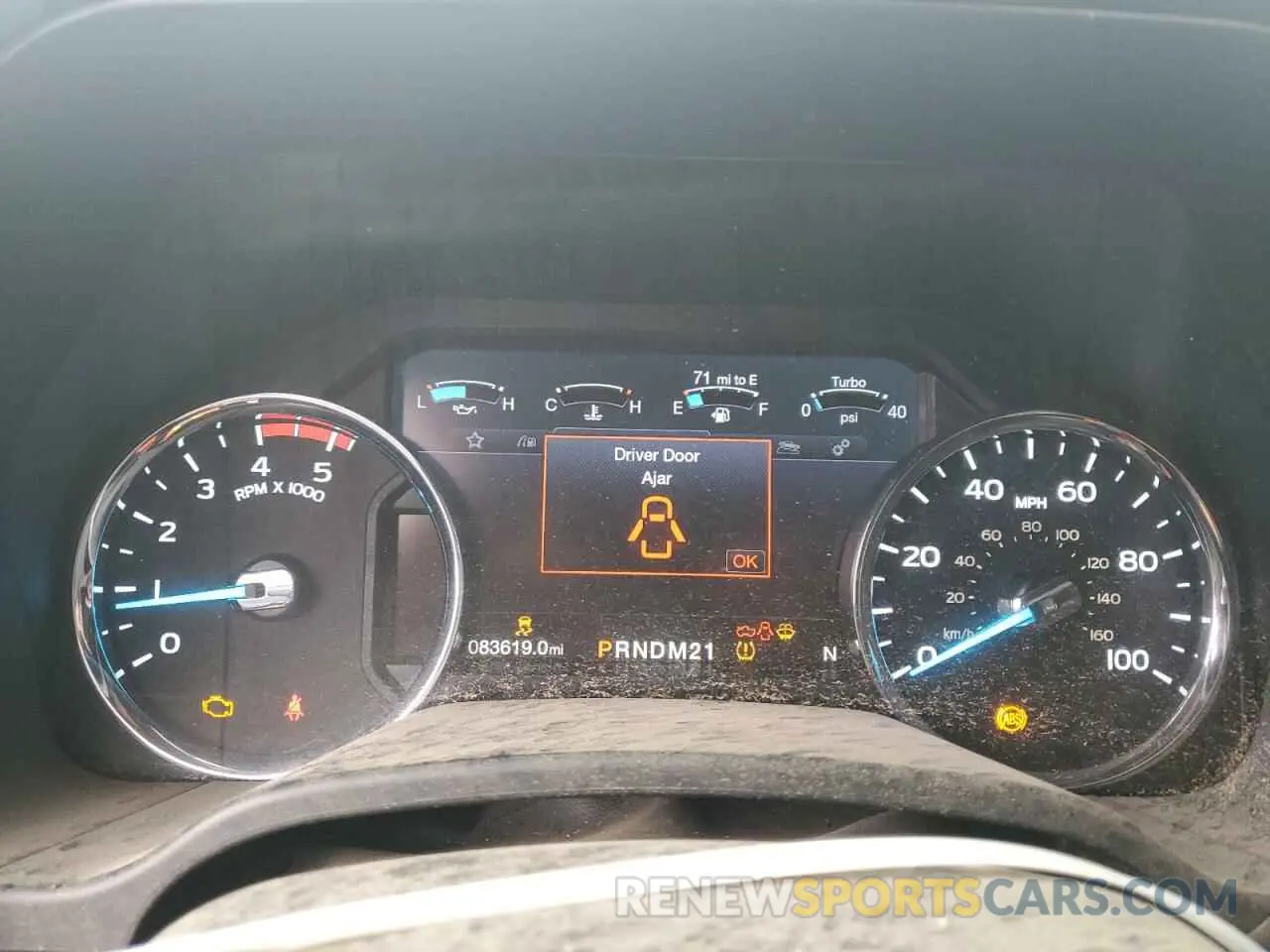 9 Photograph of a damaged car 1FT8W3BT8KEF77584 FORD F350 2019