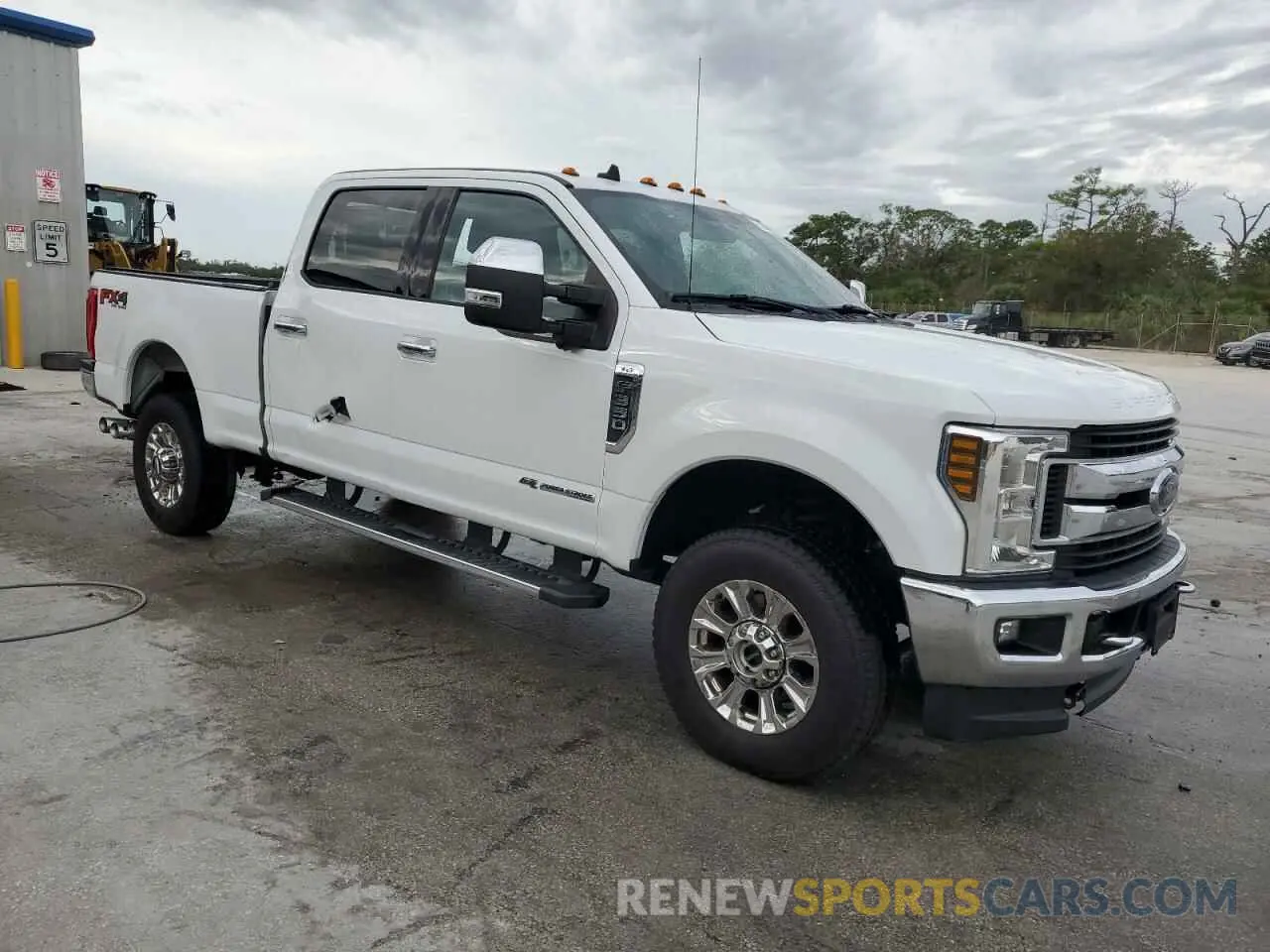 4 Photograph of a damaged car 1FT8W3BT9KEG29126 FORD F350 2019
