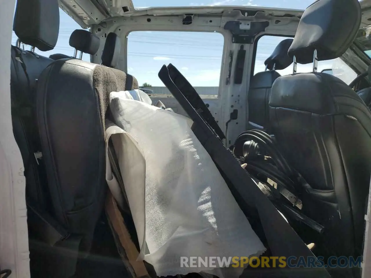 10 Photograph of a damaged car 1FT8W3BTXKEF62424 FORD F350 2019
