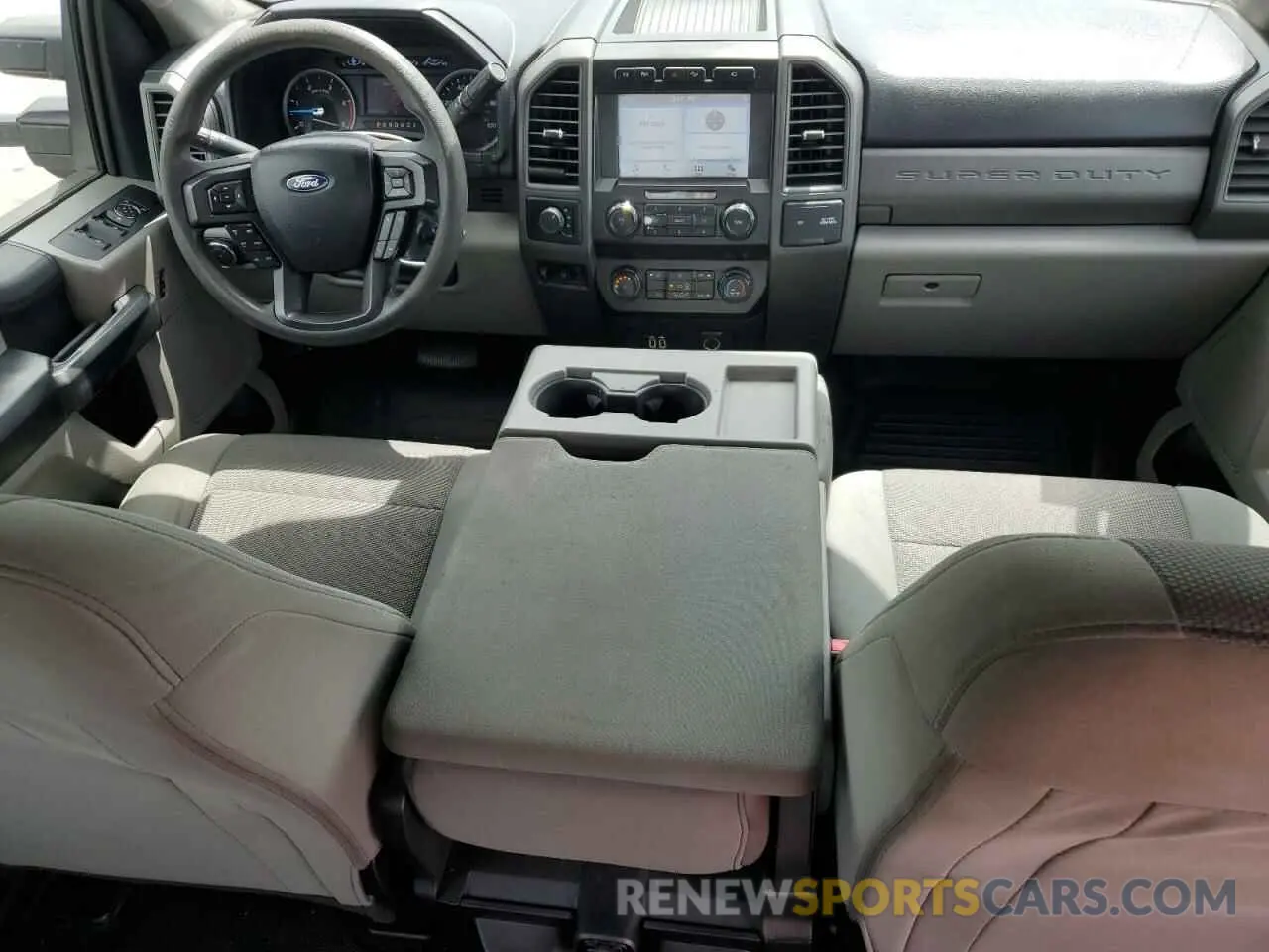 8 Photograph of a damaged car 1FT8W3DT0KEF46763 FORD F350 2019