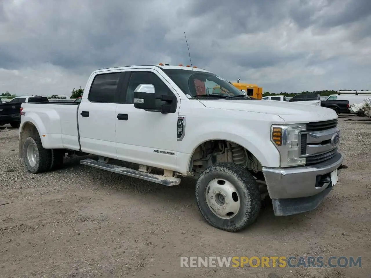 4 Photograph of a damaged car 1FT8W3DT1KEE82149 FORD F350 2019