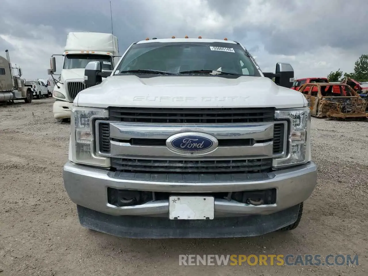 5 Photograph of a damaged car 1FT8W3DT1KEE82149 FORD F350 2019