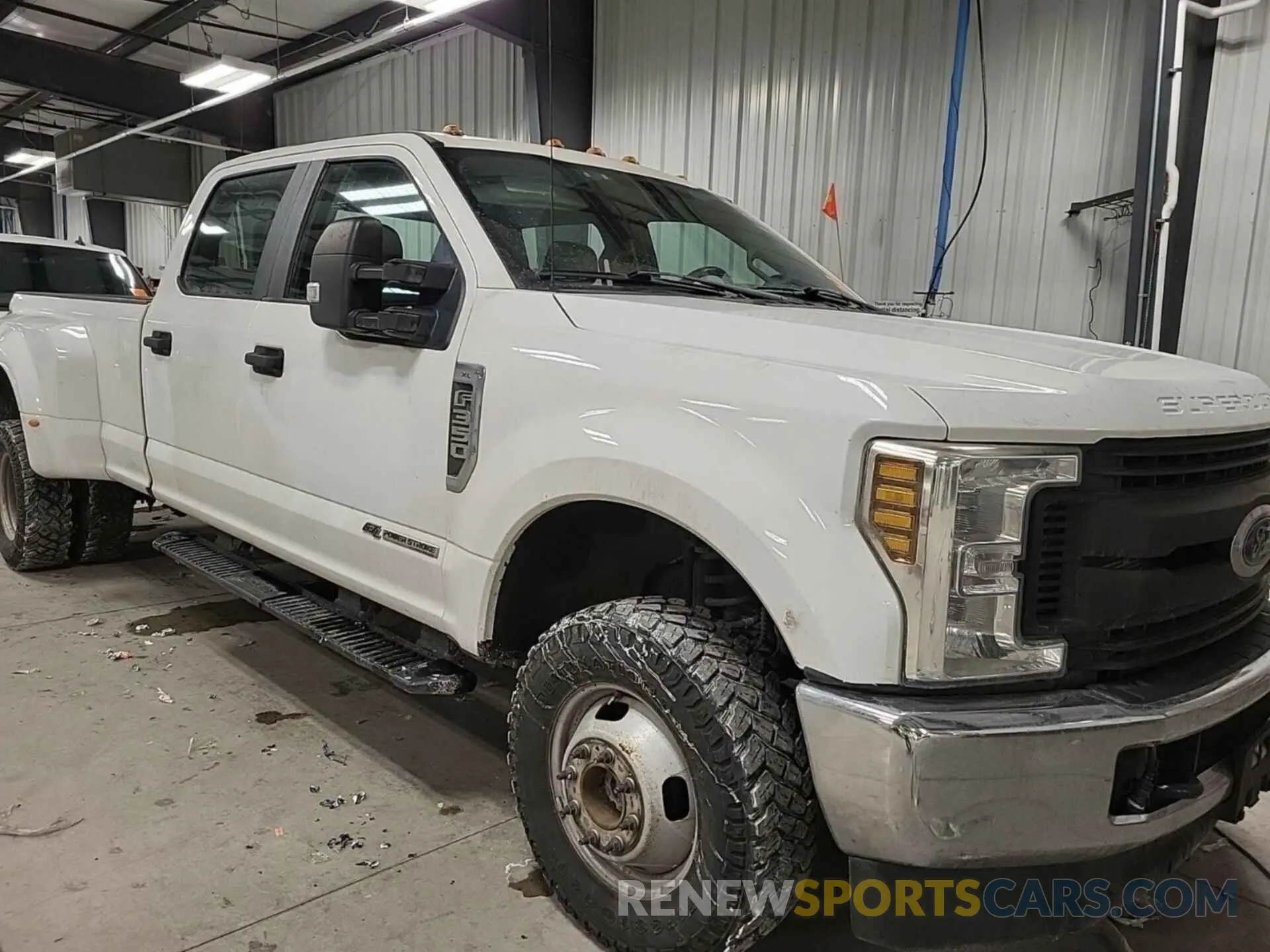 2 Photograph of a damaged car 1FT8W3DTXKEC14846 FORD F350 2019
