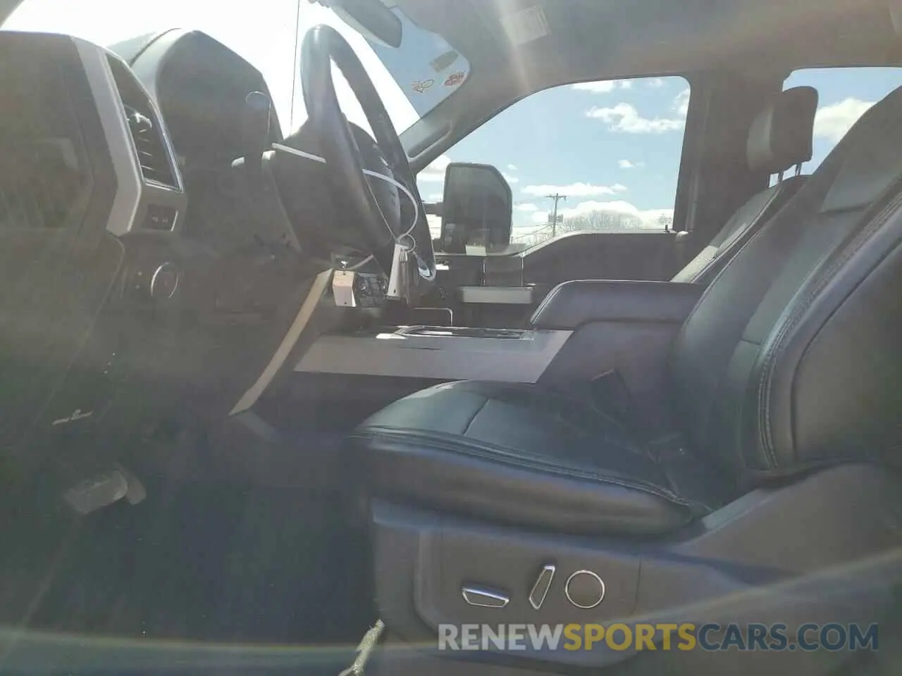 7 Photograph of a damaged car 1FT8X3B61KEC85783 FORD F350 2019