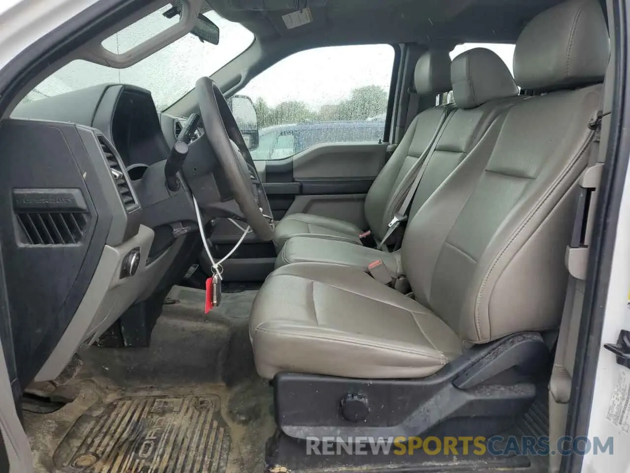 7 Photograph of a damaged car 1FT8X3B63KEE66772 FORD F350 2019