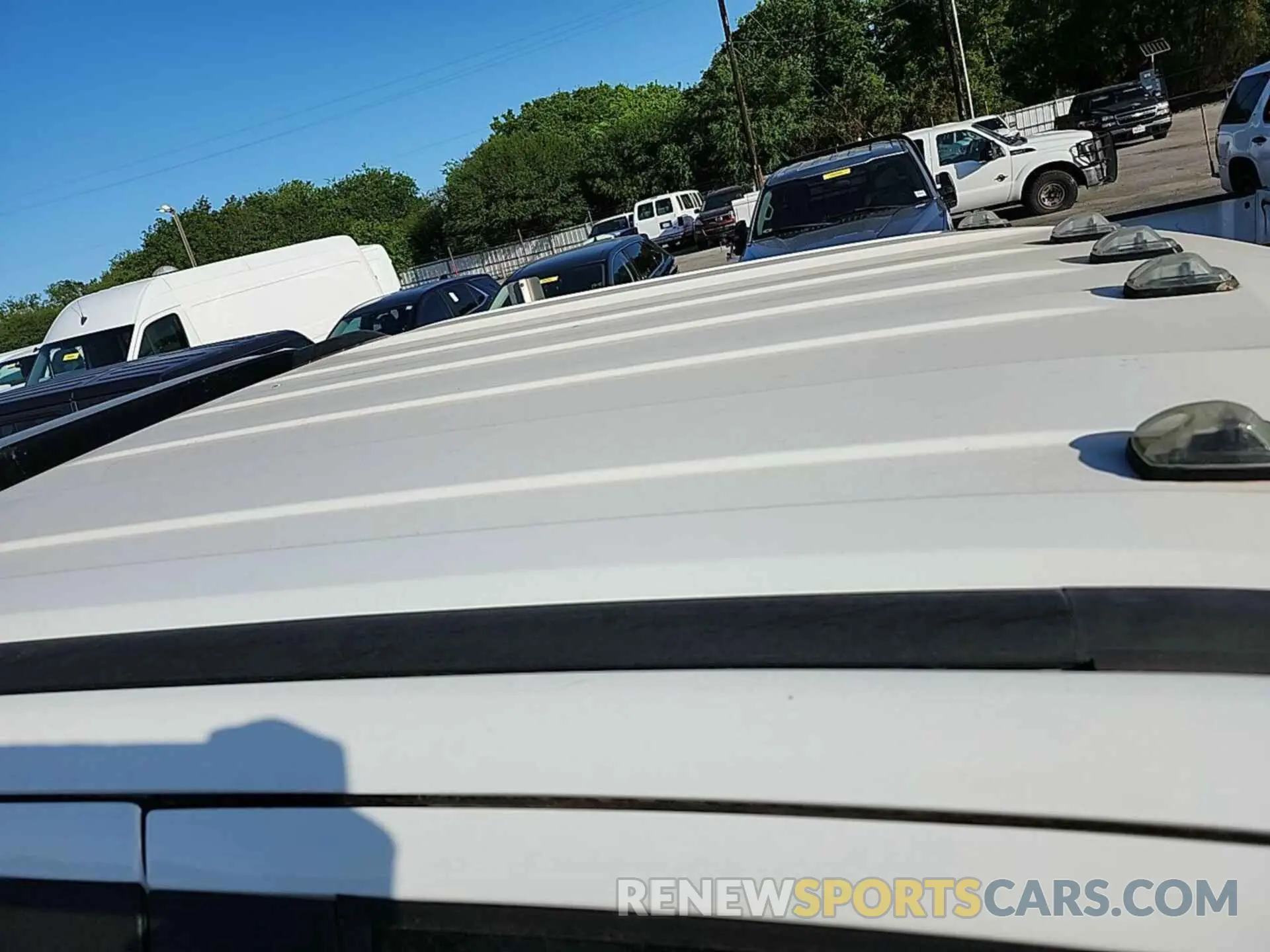 11 Photograph of a damaged car 1FD8X3HT4LEE10043 FORD F350 2020