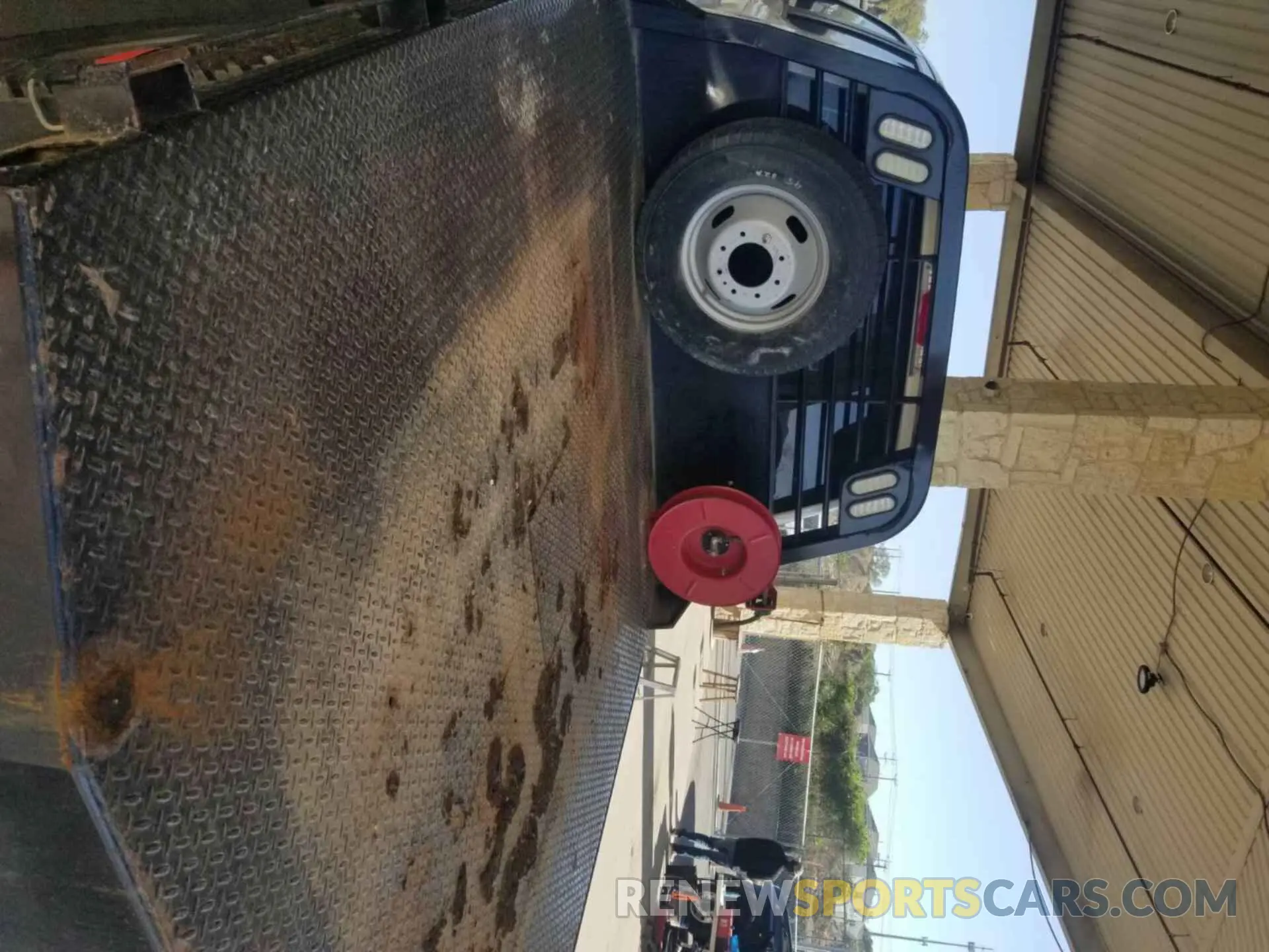 15 Photograph of a damaged car 1FD8X3HT4LEE10043 FORD F350 2020