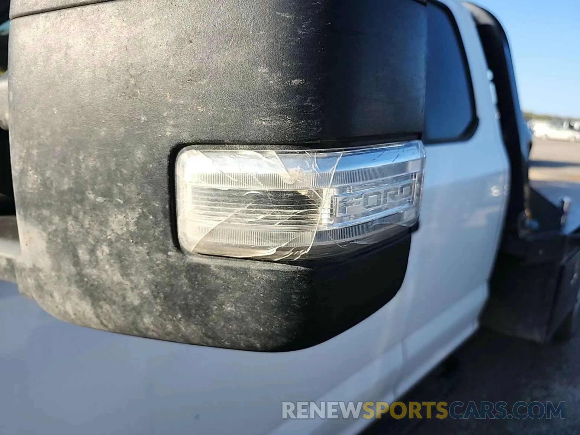 20 Photograph of a damaged car 1FD8X3HT4LEE10043 FORD F350 2020