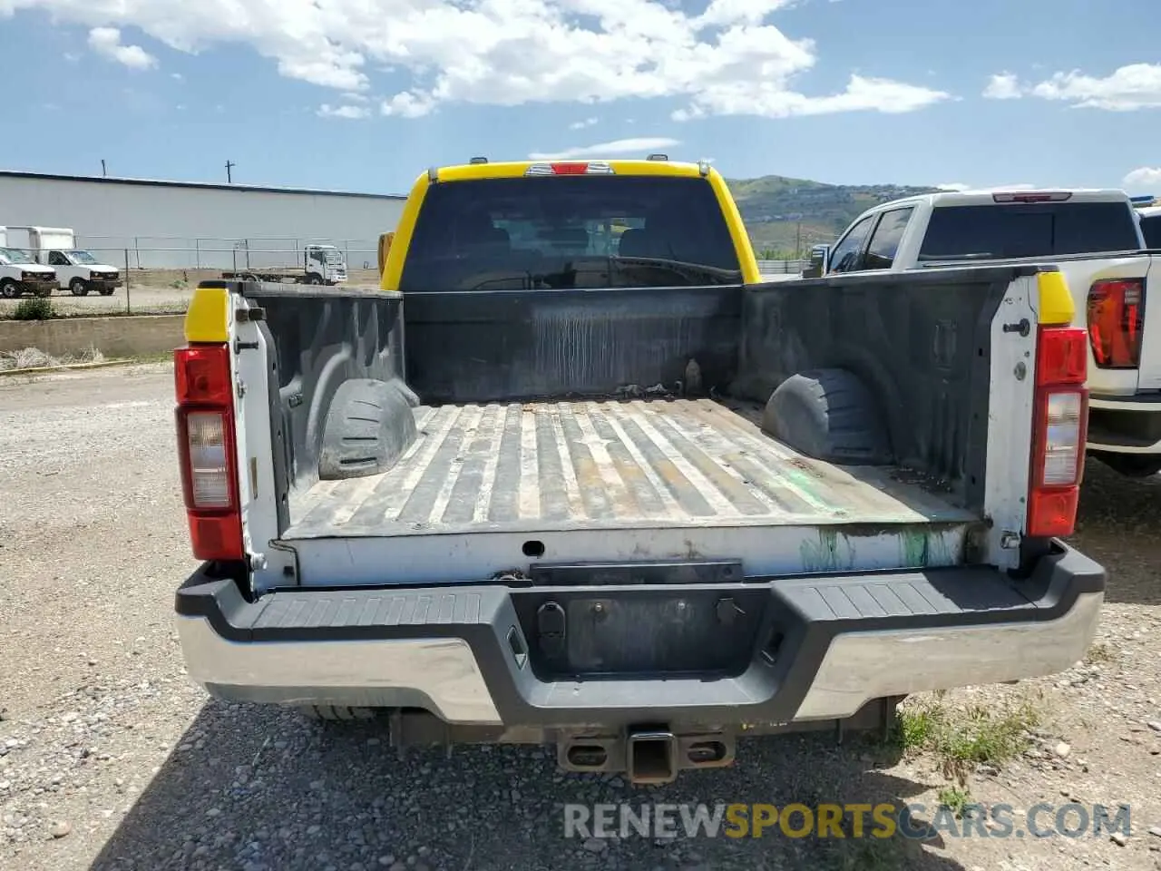 6 Photograph of a damaged car 1FT8W3BT4LEC62167 FORD F350 2020