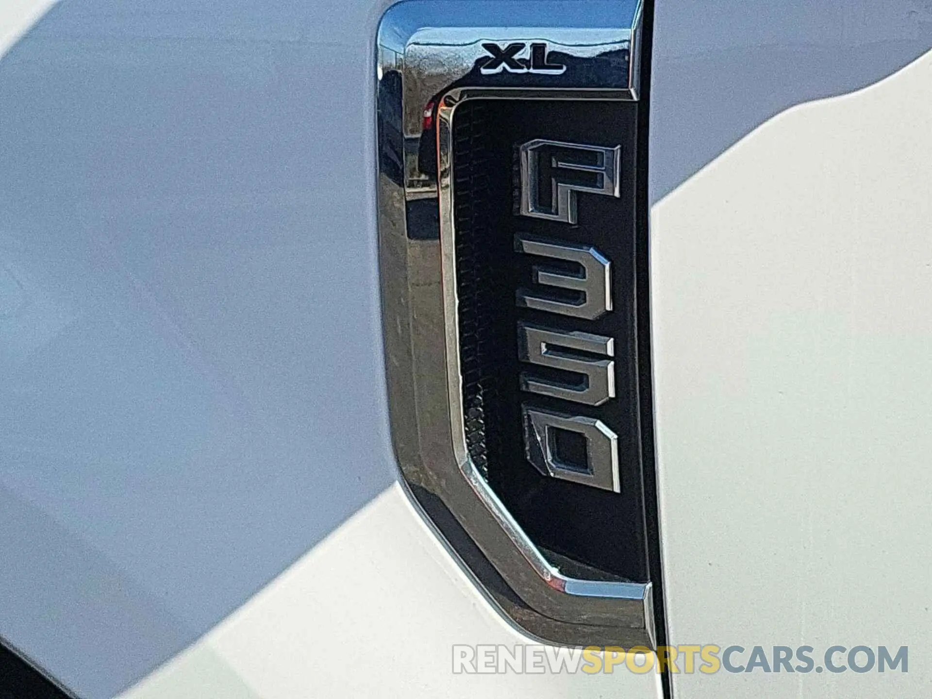 10 Photograph of a damaged car 1FT8W3BT4LEC75291 FORD F350 2020