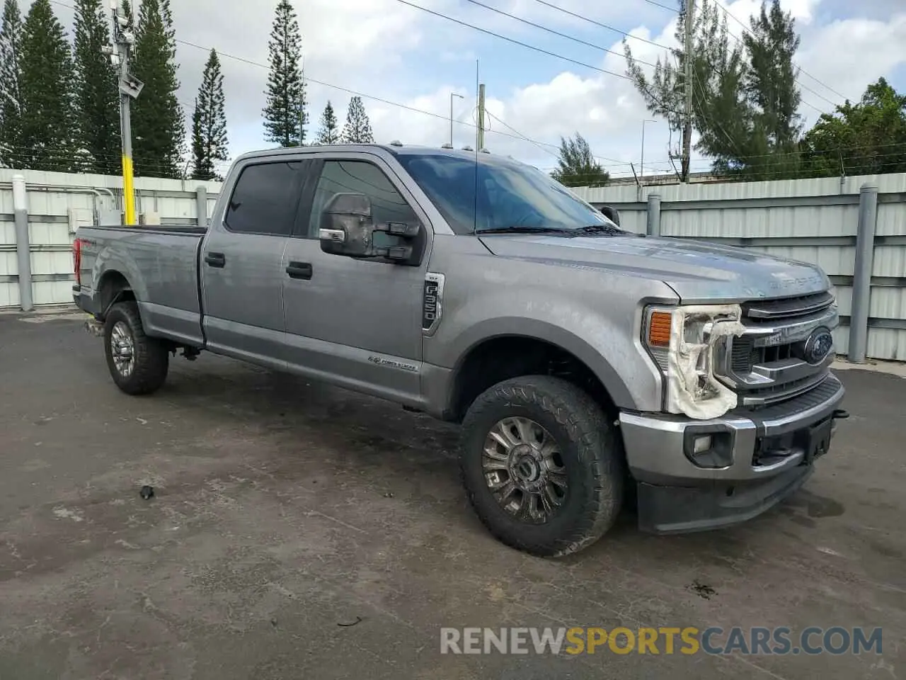 4 Photograph of a damaged car 1FT8W3BT5LED06581 FORD F350 2020