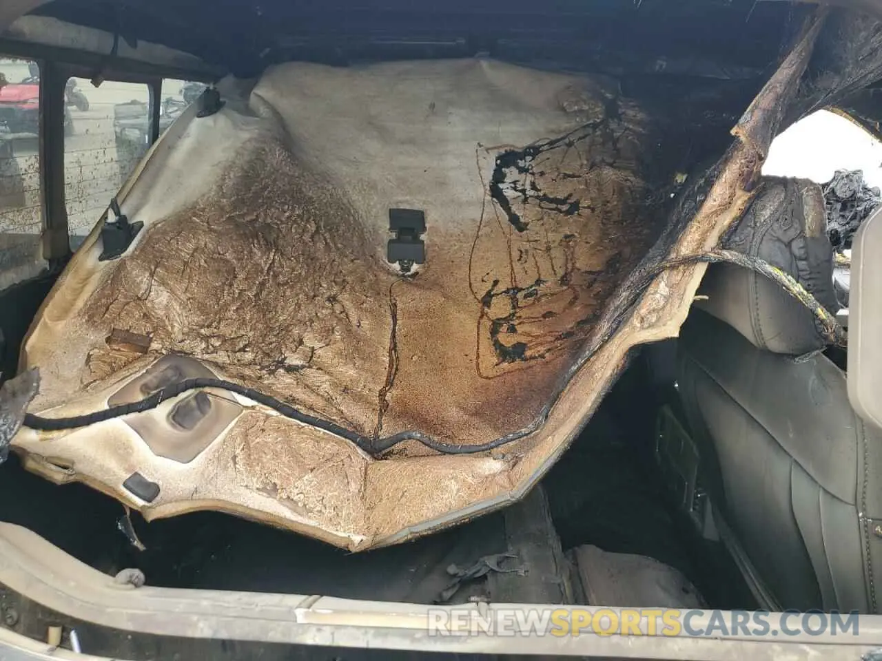 10 Photograph of a damaged car 1FT8W3BT9LEC41637 FORD F350 2020