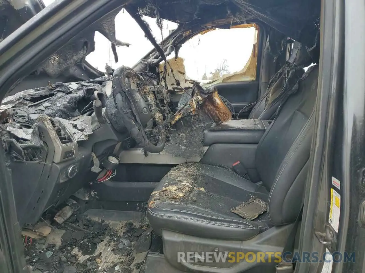7 Photograph of a damaged car 1FT8W3BT9LEC41637 FORD F350 2020