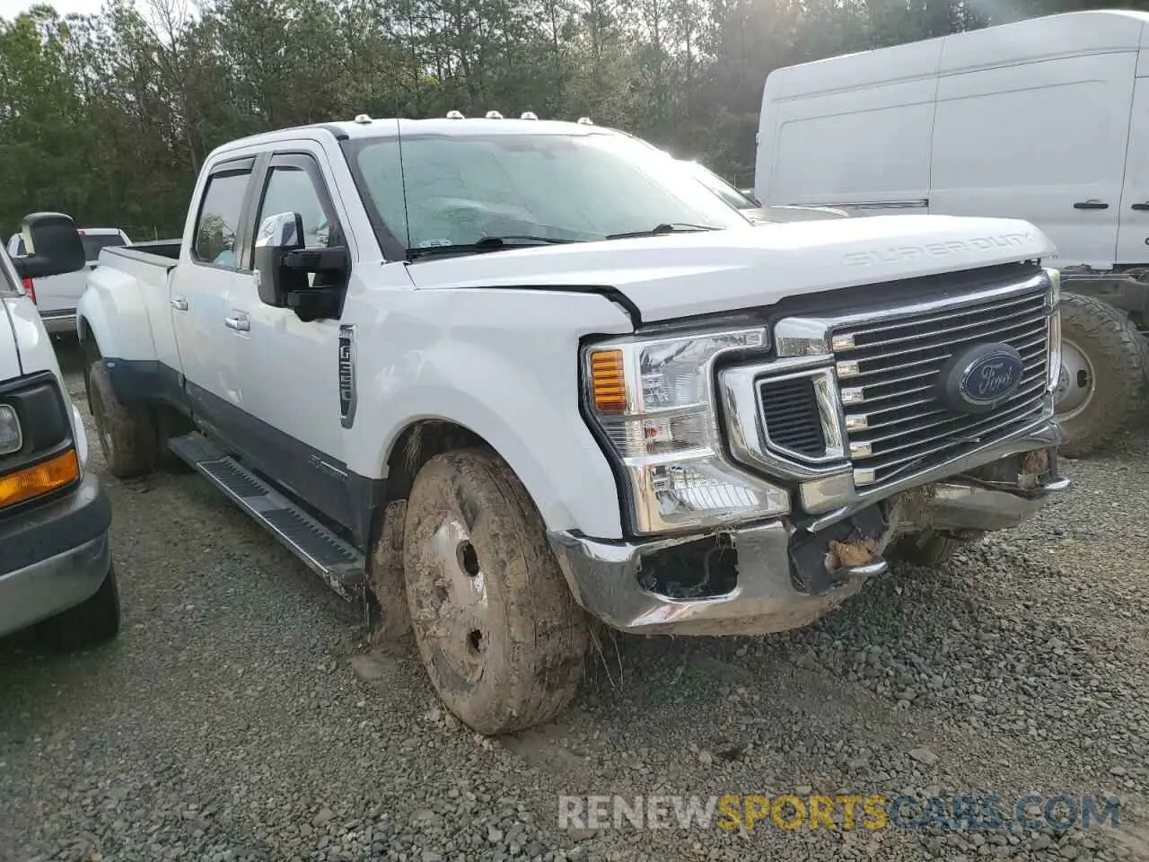4 Photograph of a damaged car 1FT8W3DT7LEC09122 FORD F350 2020