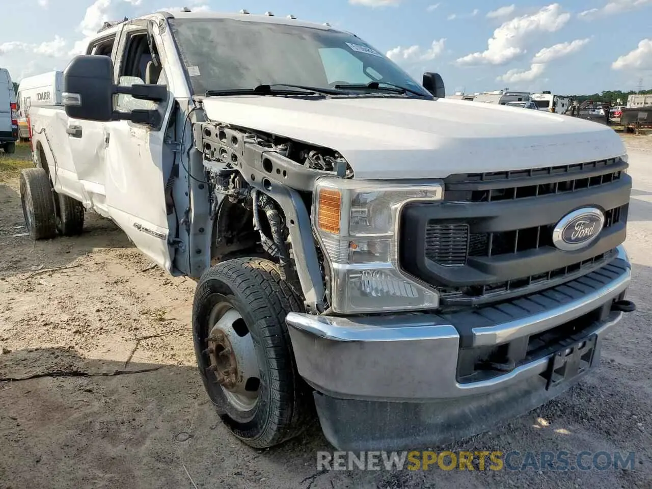 4 Photograph of a damaged car 1FT8W3DTXLEE25949 FORD F350 2020