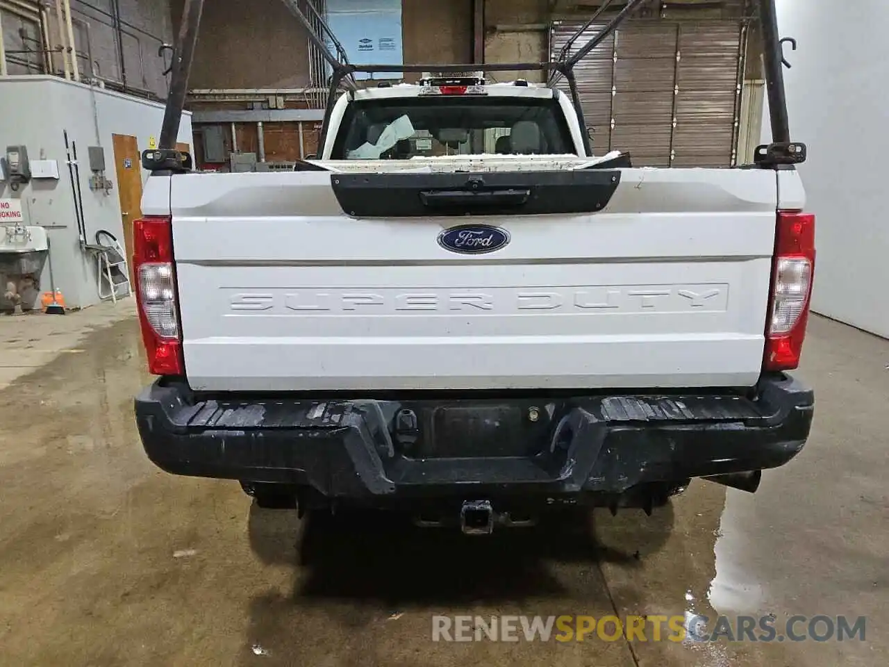 6 Photograph of a damaged car 1FT8X3B69LEC72488 FORD F350 2020