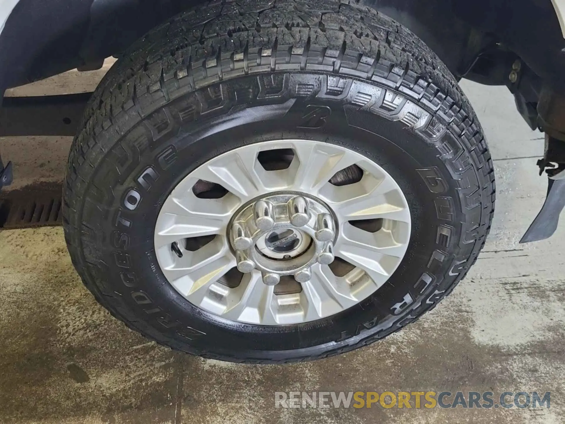 12 Photograph of a damaged car 1FT8W3BT0MEE10543 FORD F350 2021