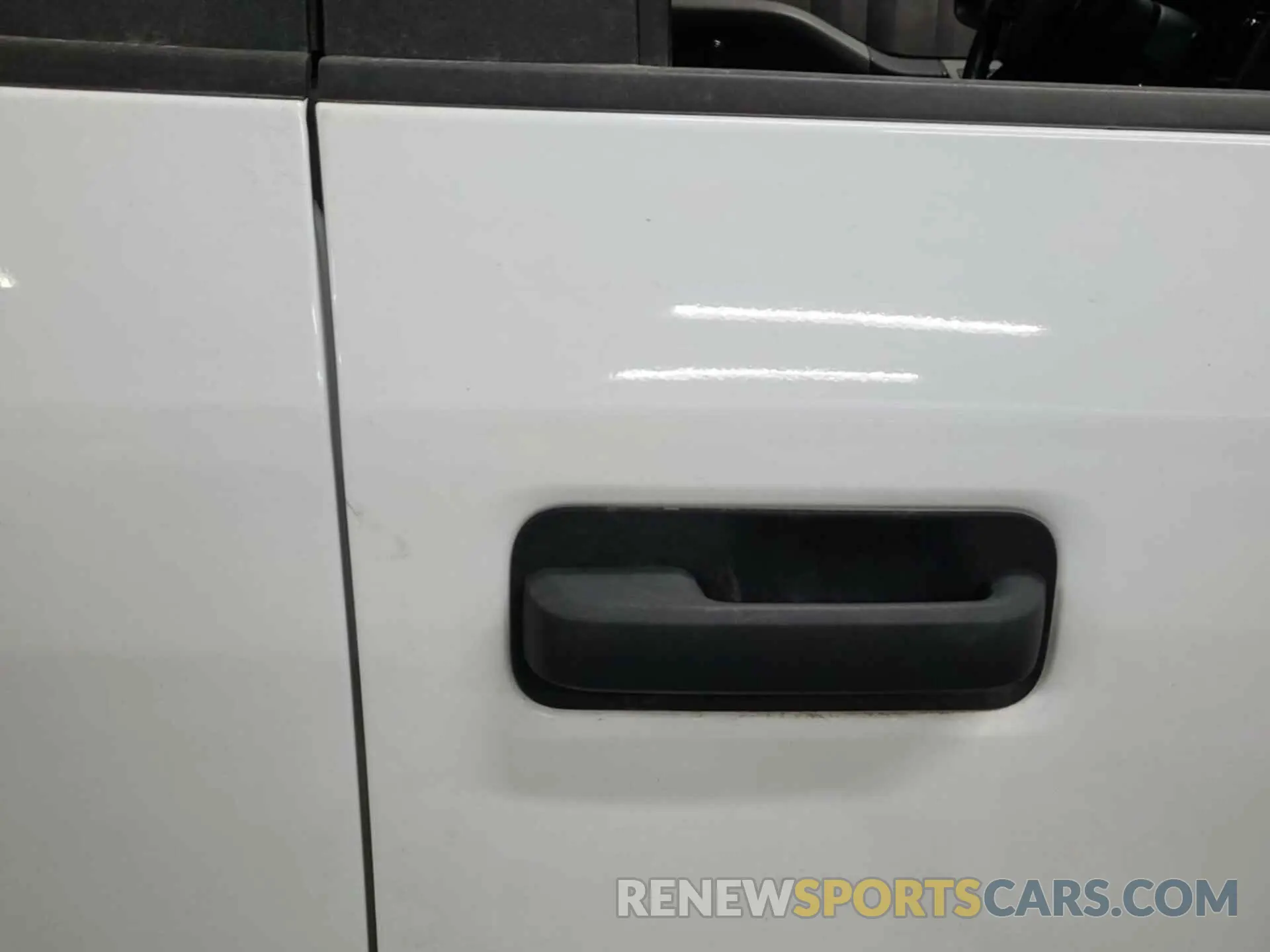 19 Photograph of a damaged car 1FT8W3BT0MEE10543 FORD F350 2021
