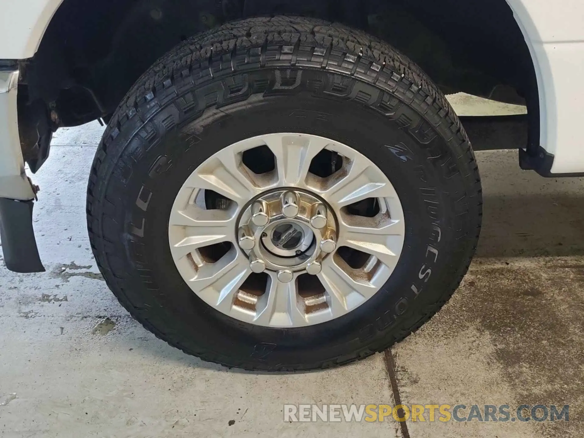 34 Photograph of a damaged car 1FT8W3BT0MEE10543 FORD F350 2021