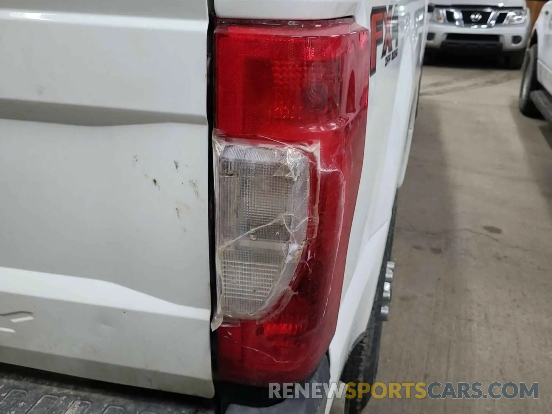 4 Photograph of a damaged car 1FT8W3BT0MEE10543 FORD F350 2021