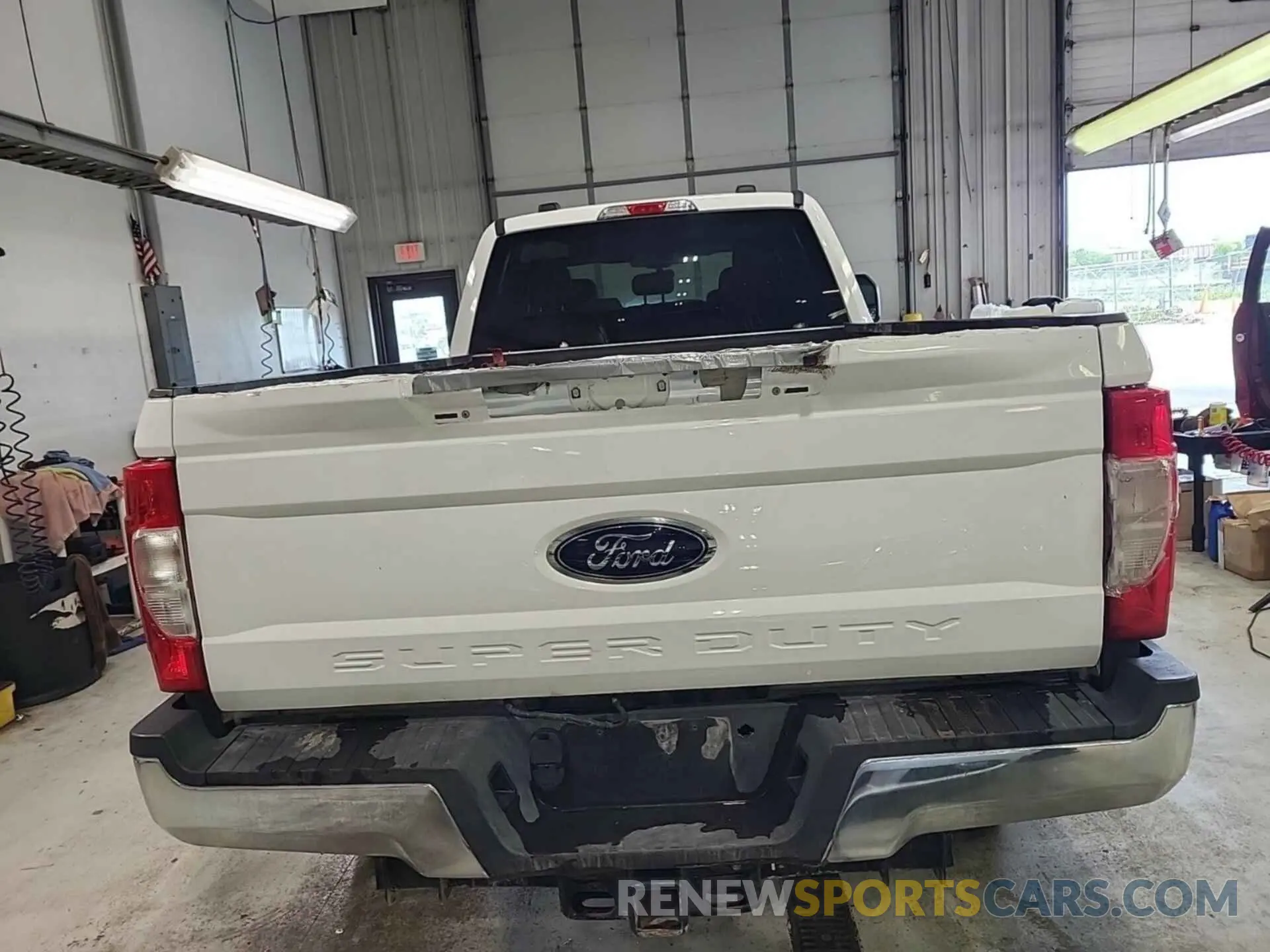 43 Photograph of a damaged car 1FT8W3BT0MEE10543 FORD F350 2021