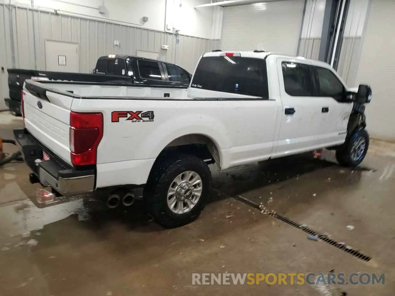 3 Photograph of a damaged car 1FT8W3BT2MED33447 FORD F350 2021