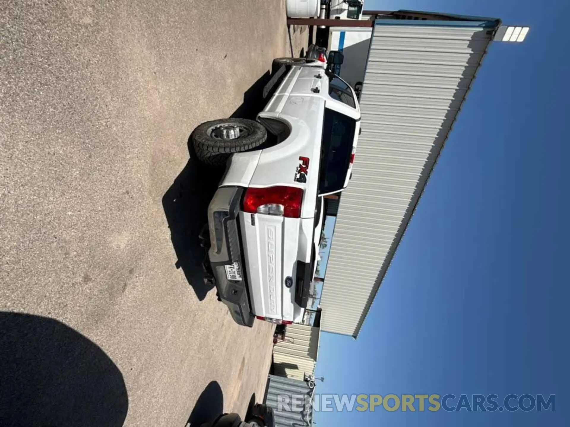 19 Photograph of a damaged car 1FT8W3BT5MEC88780 FORD F350 2021