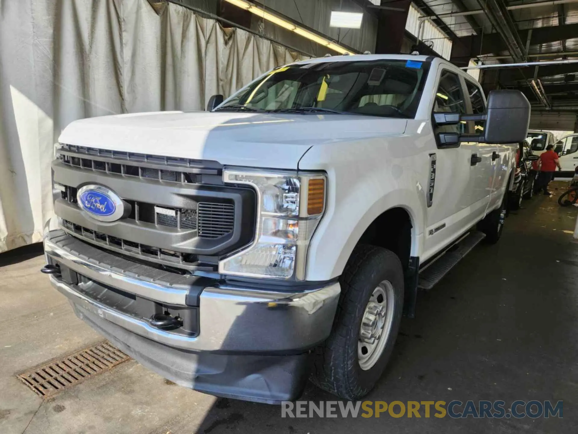 25 Photograph of a damaged car 1FT8W3BT6MEC12341 FORD F350 2021