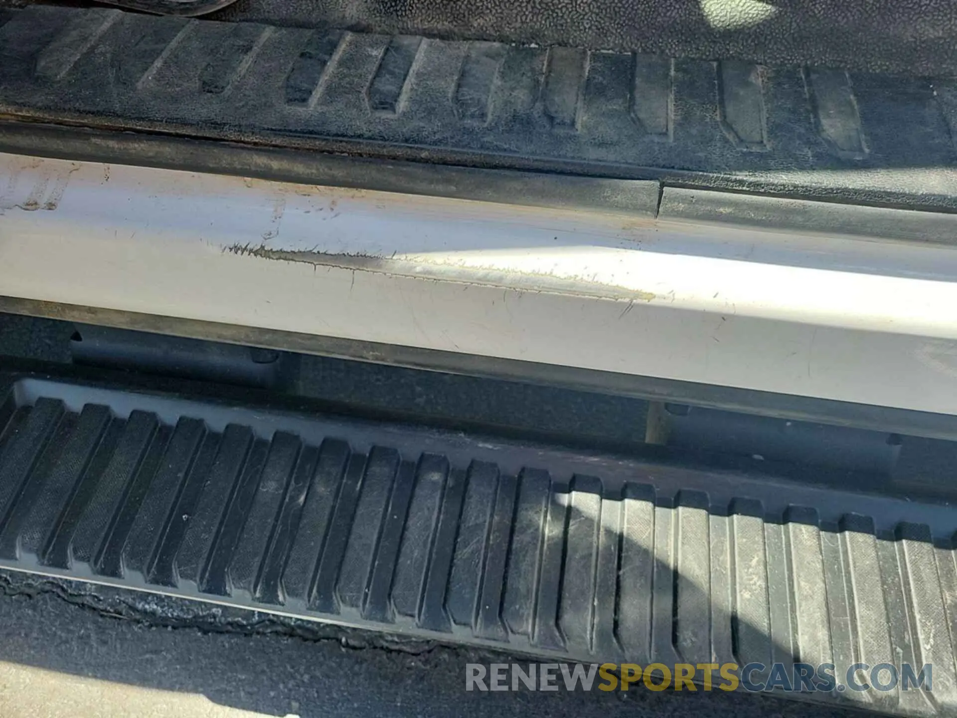 5 Photograph of a damaged car 1FT8W3BT6MEC12341 FORD F350 2021