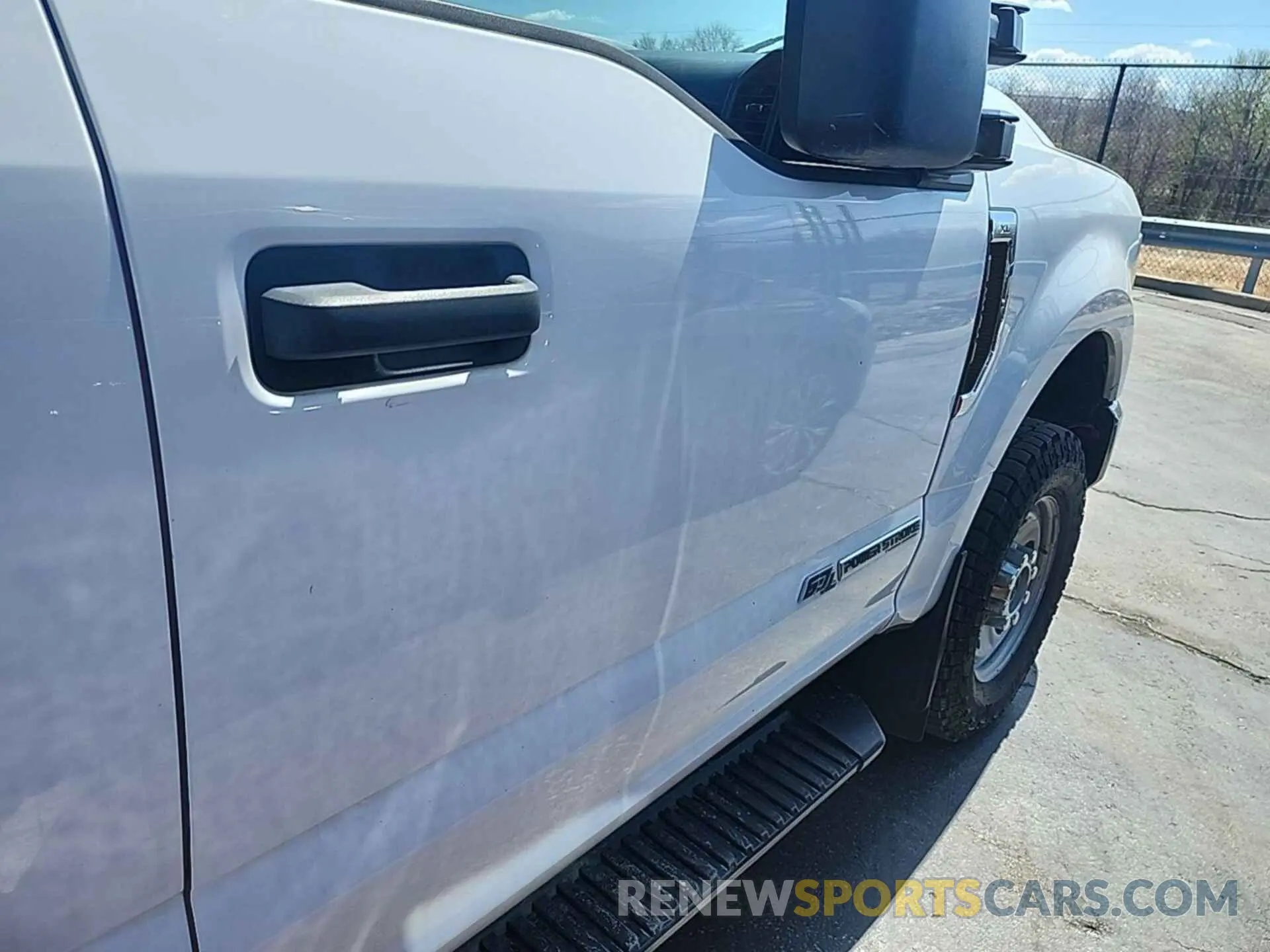 15 Photograph of a damaged car 1FT8W3BTXMED57480 FORD F350 2021