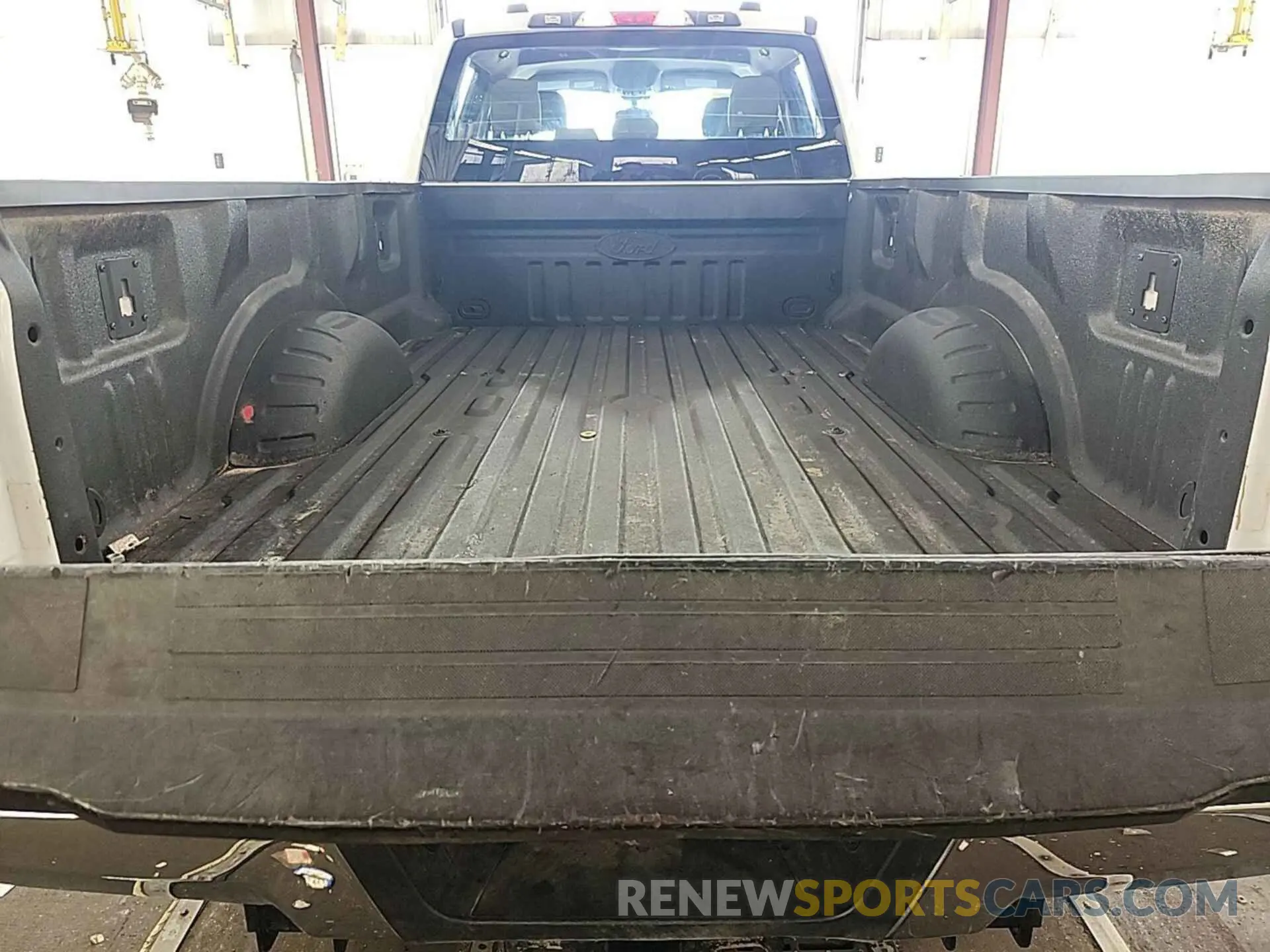 21 Photograph of a damaged car 1FT8W3BTXMED57480 FORD F350 2021