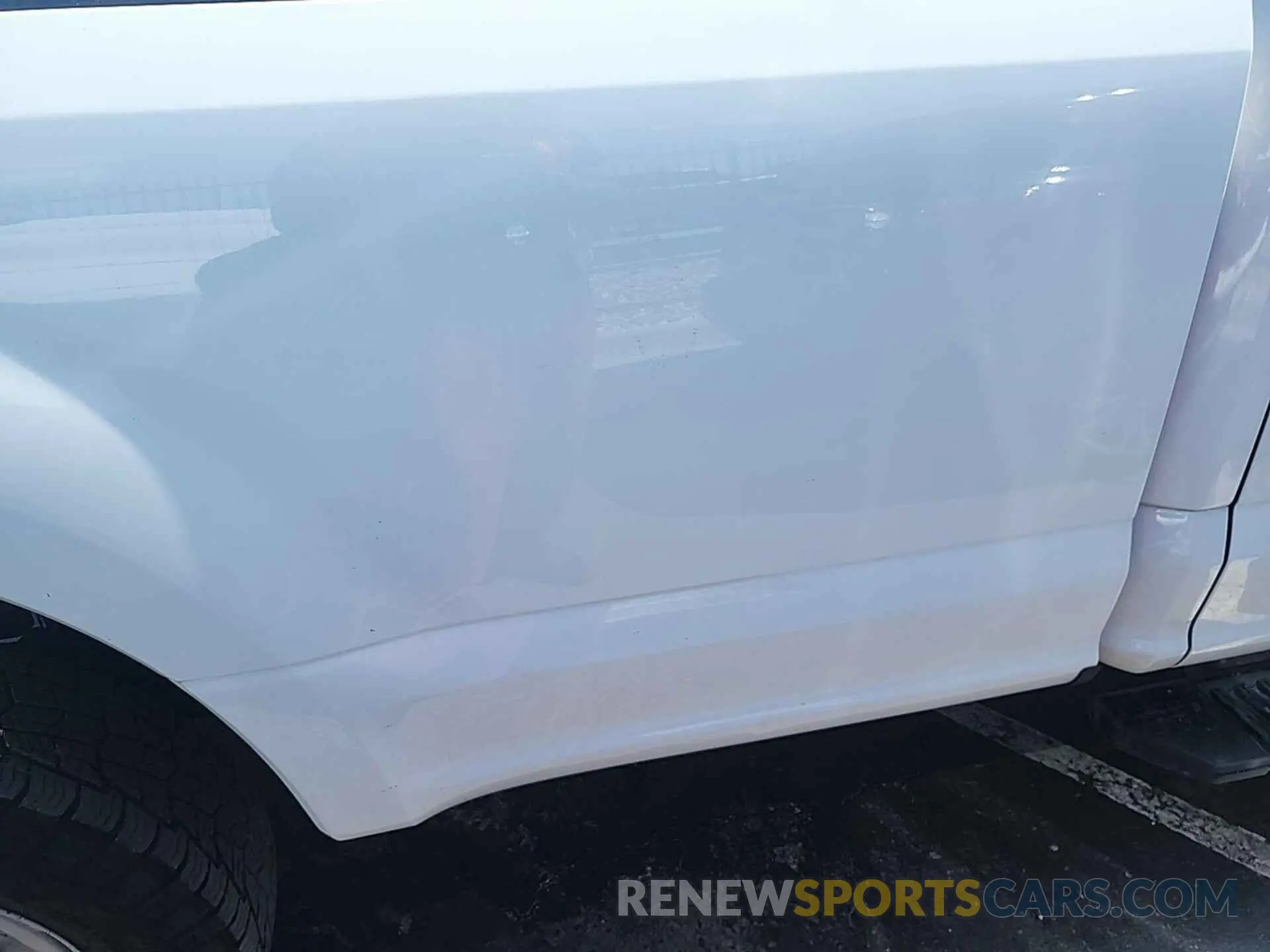 34 Photograph of a damaged car 1FT8W3BTXMED57480 FORD F350 2021